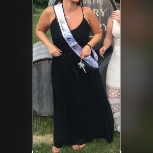 Jessica Simpson pleated maxi dress